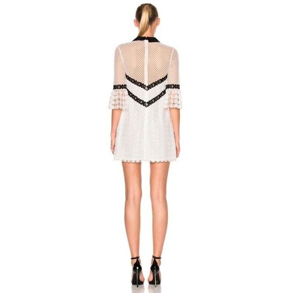 Avantlook Monochrome Petal Mini Lace Dress Size S - Picture 3 of 12